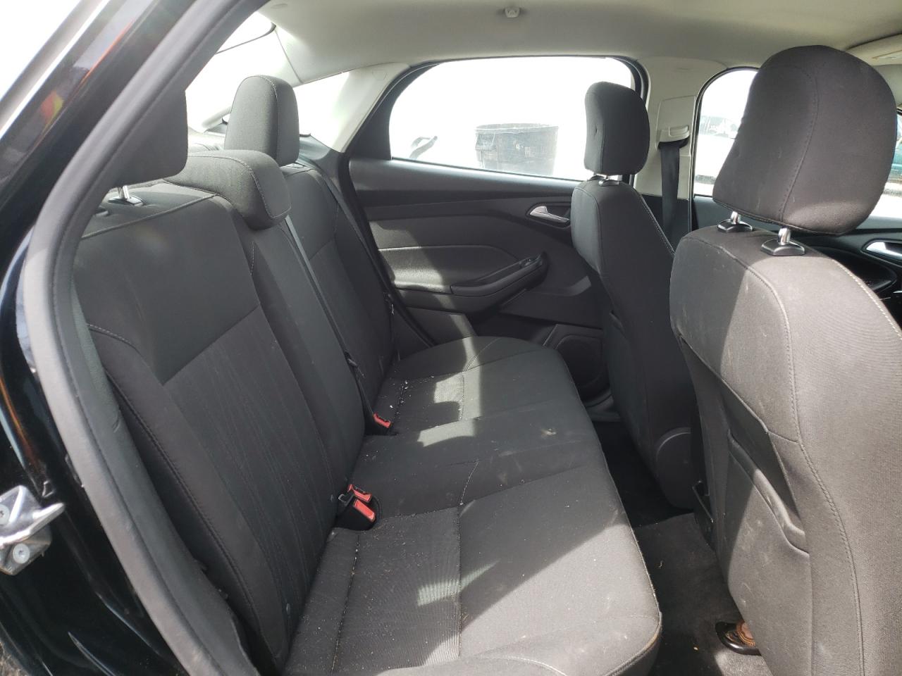 Photo 6 from auction – 2016 FORD FOCUS SE with VIN 1FADP3F24GL224829