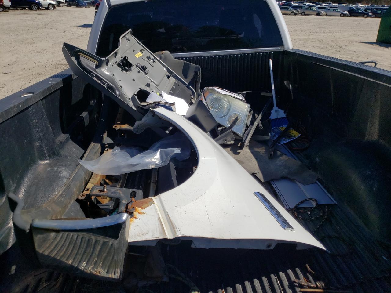 Photo 6 from auction – 2005 FORD F150 with VIN 1FTRF12W65NA64146