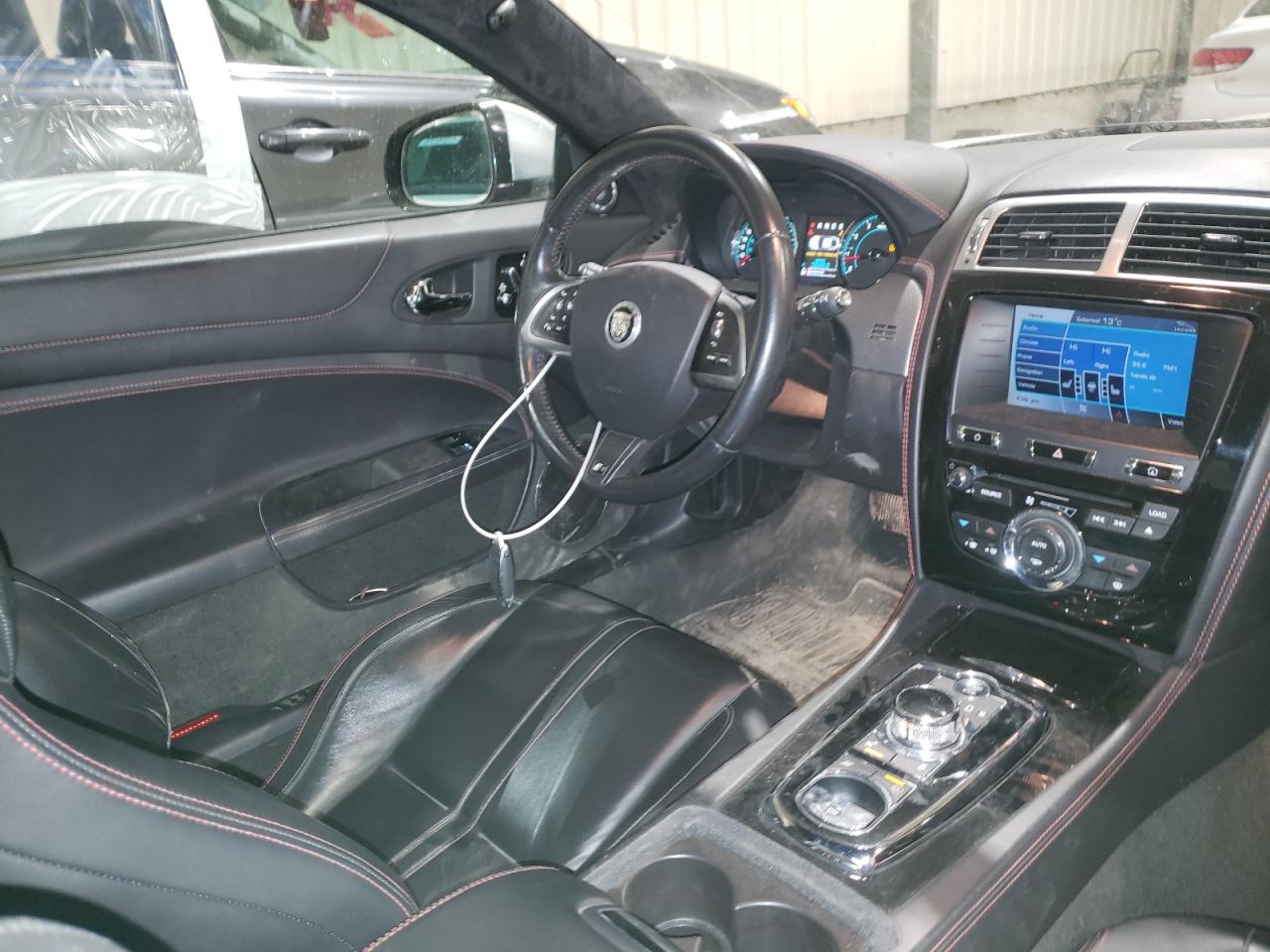 Photo 9 from auction – 2012 JAGUAR XKR with VIN SAJXA4DC2CMB48255