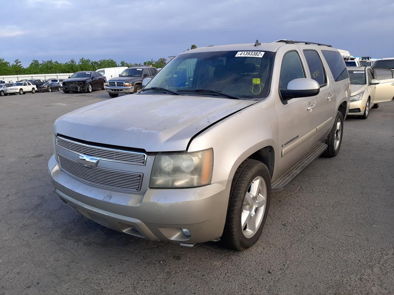 Photo 2 from auction – 2007 CHEVROLET SUBURBAN C with VIN 3GNFC16J47G104138