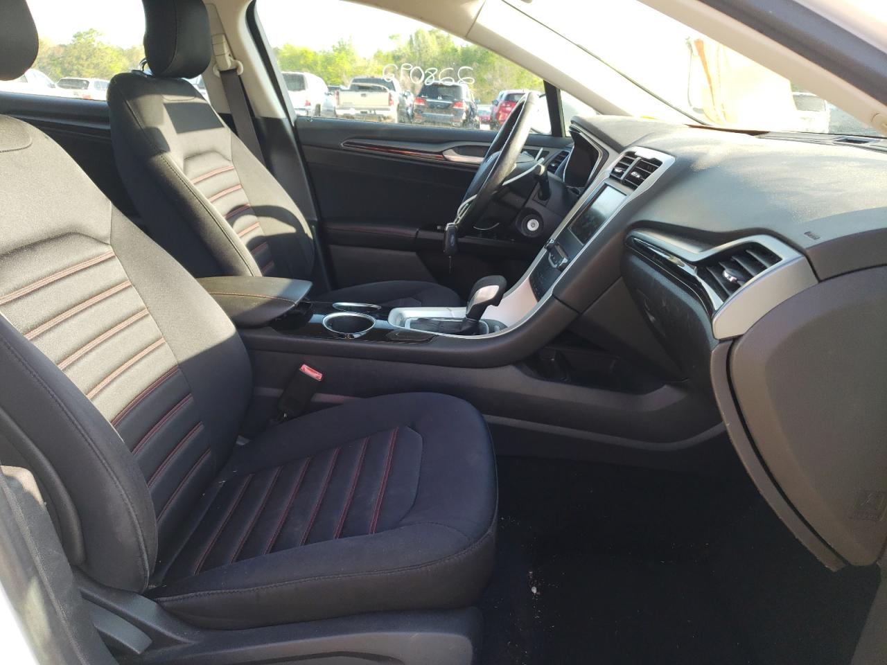 Photo 5 from auction – 2013 FORD FUSION SE with VIN 3FA6P0LU9DR317341