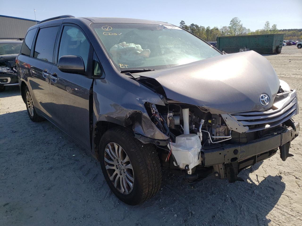 TOYOTA SIENNA XLE 2016 with VIN 5TDYK3DC2GS699125 - Photo from auction