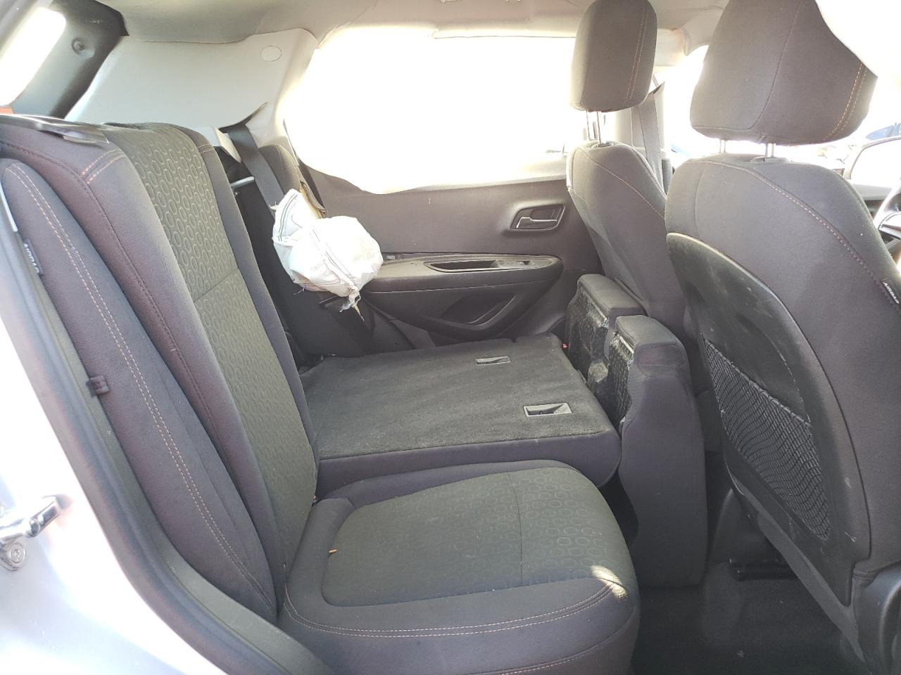 Photo 6 from auction – 2017 CHEVROLET TRAX LS with VIN KL7CJNSB8HB252341