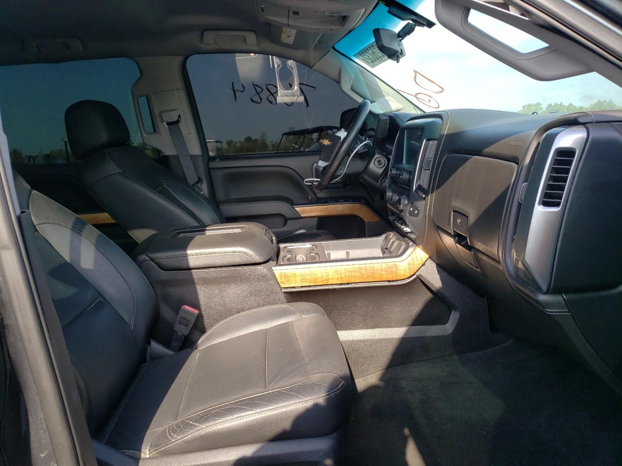Photo 5 from auction – 2018 CHEVROLET SILVERADO with VIN 3GCUKREC2JG371144