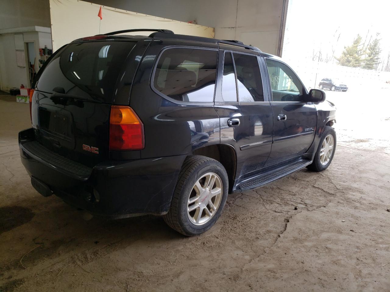 Photo 4 from auction – 2007 GMC ENVOY DENA with VIN 1GKET63M972127590