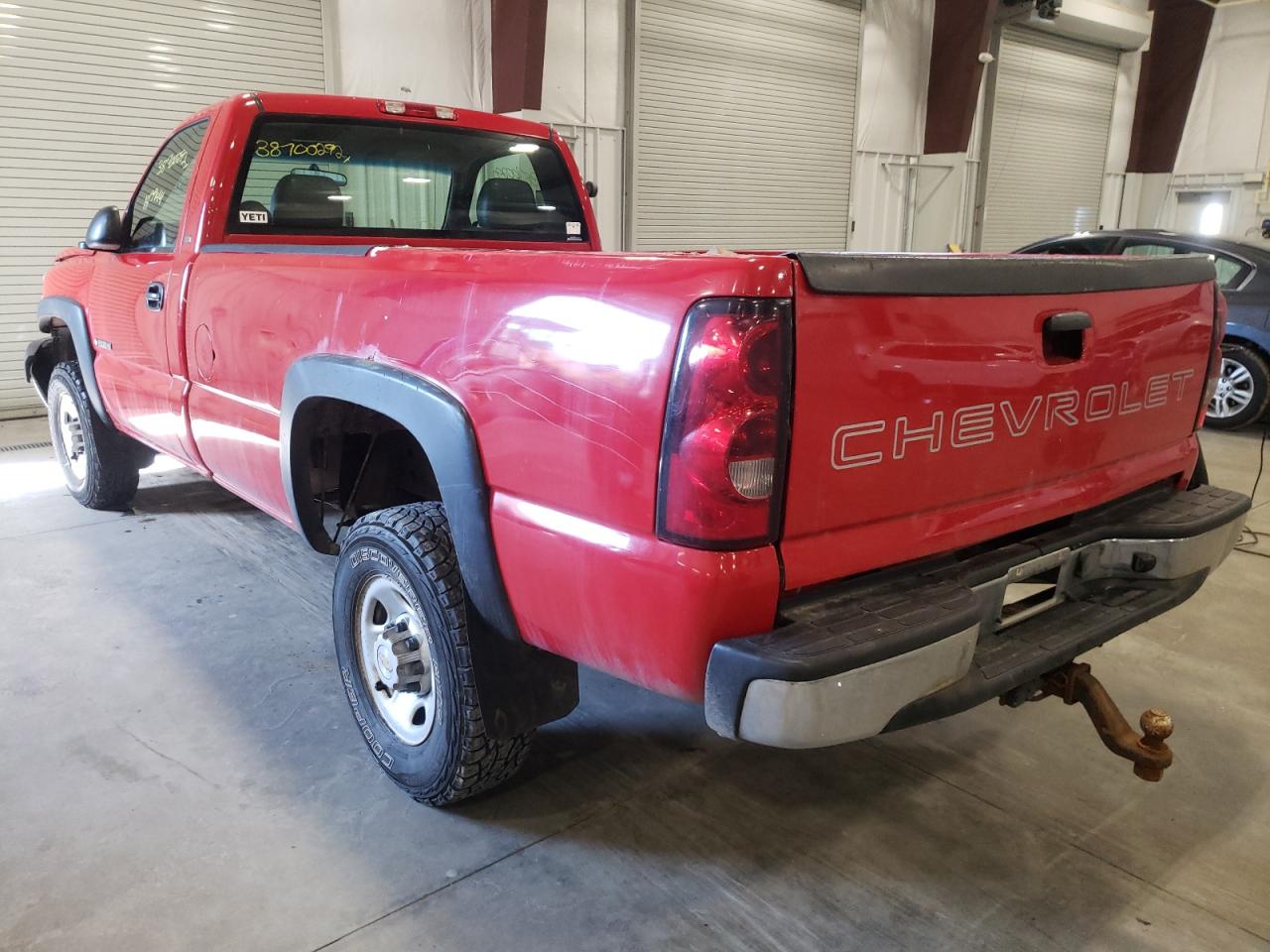 Photo 3 from auction – 2004 CHEVROLET SILVERADO with VIN 1GCHC24UX4E167784