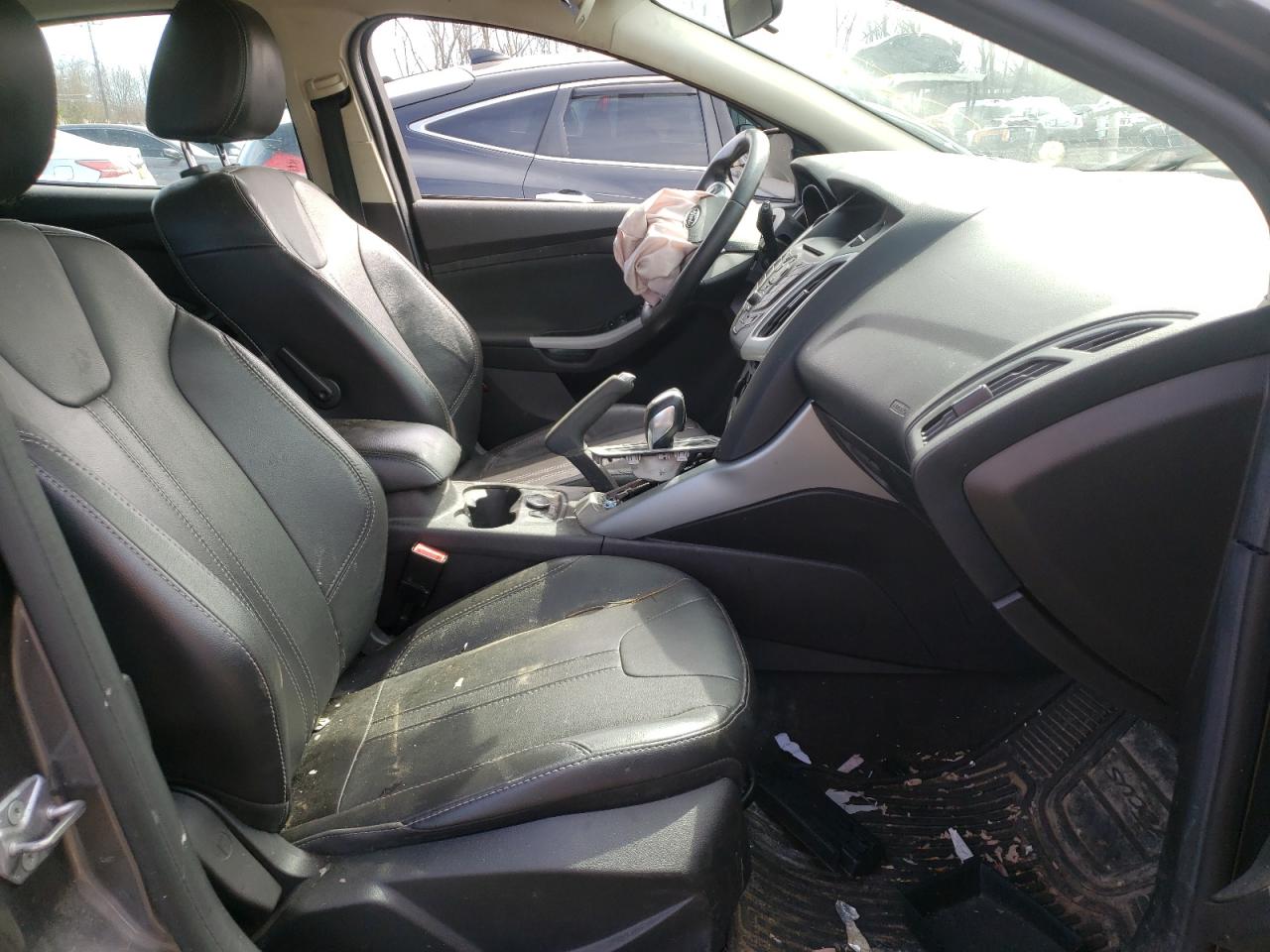 Photo 5 from auction – 2014 FORD FOCUS SE with VIN 1FADP3K28EL257237