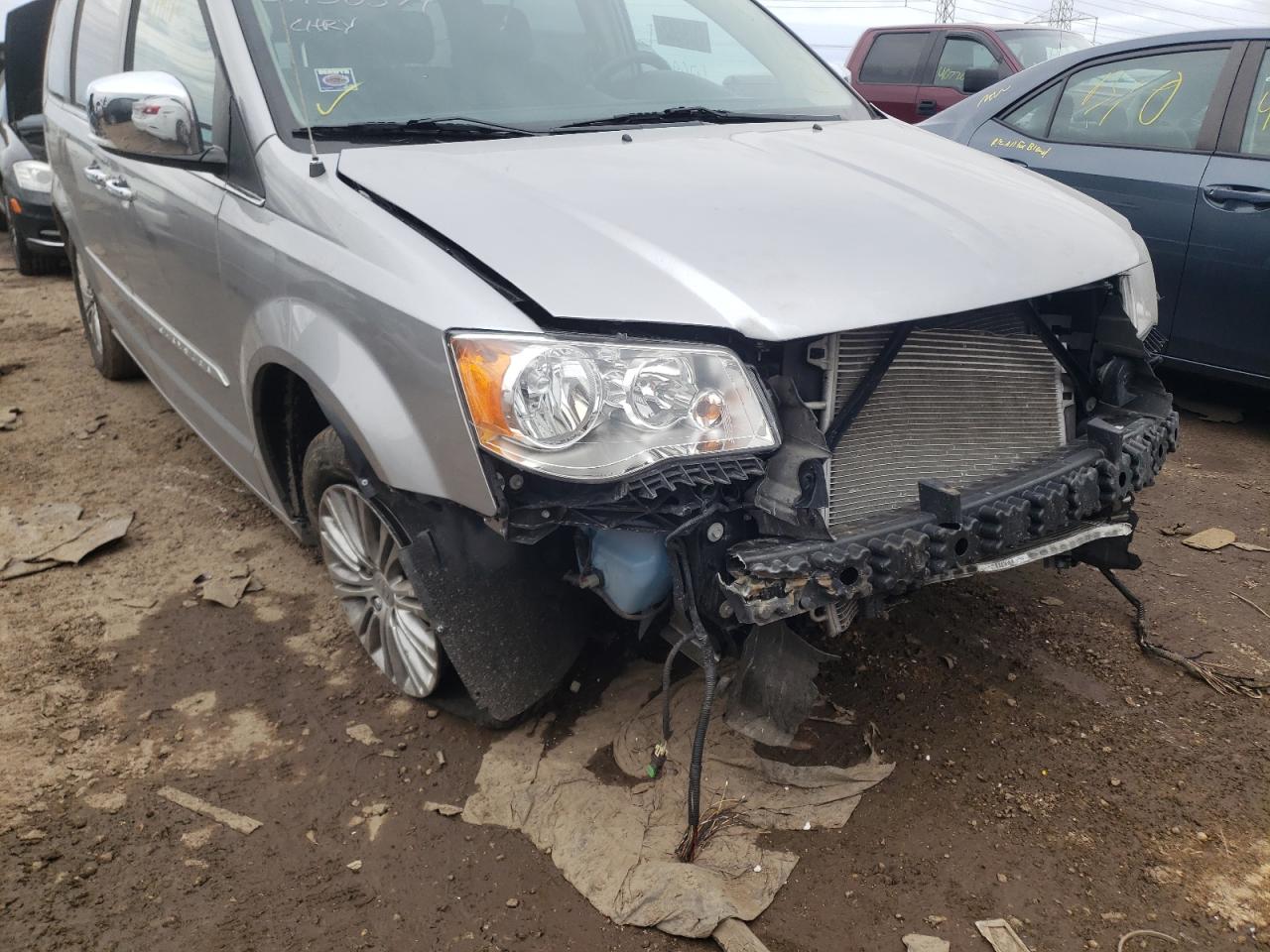 Photo 9 from auction – 2016 CHRYSLER TOWN & COU with VIN 2C4RC1CG6GR223091