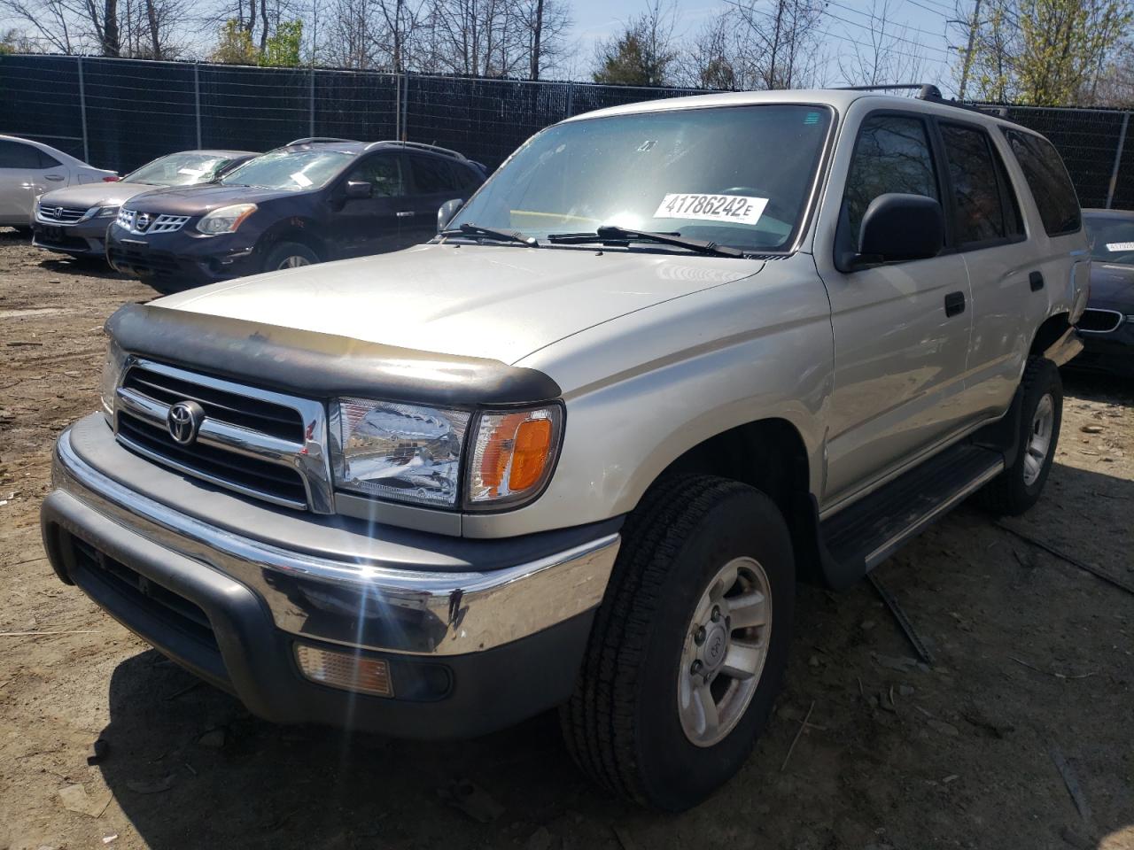 Photo 2 from auction – 2000 TOYOTA 4RUNNER with VIN JT3HM84R0Y0037242