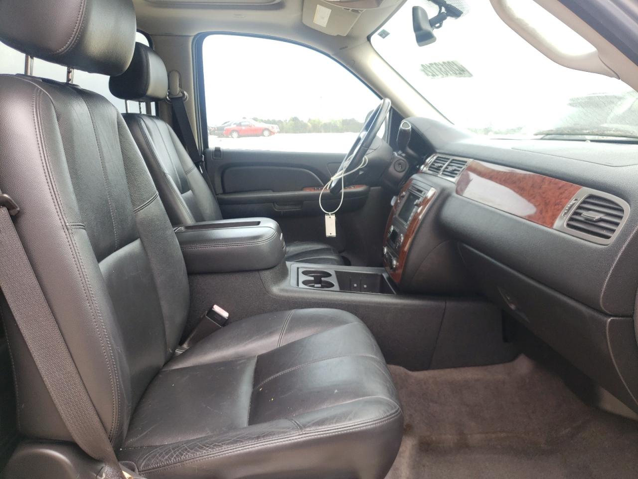 Photo 5 from auction – 2008 CHEVROLET TAHOE C150 with VIN 1GNFC13588R202159