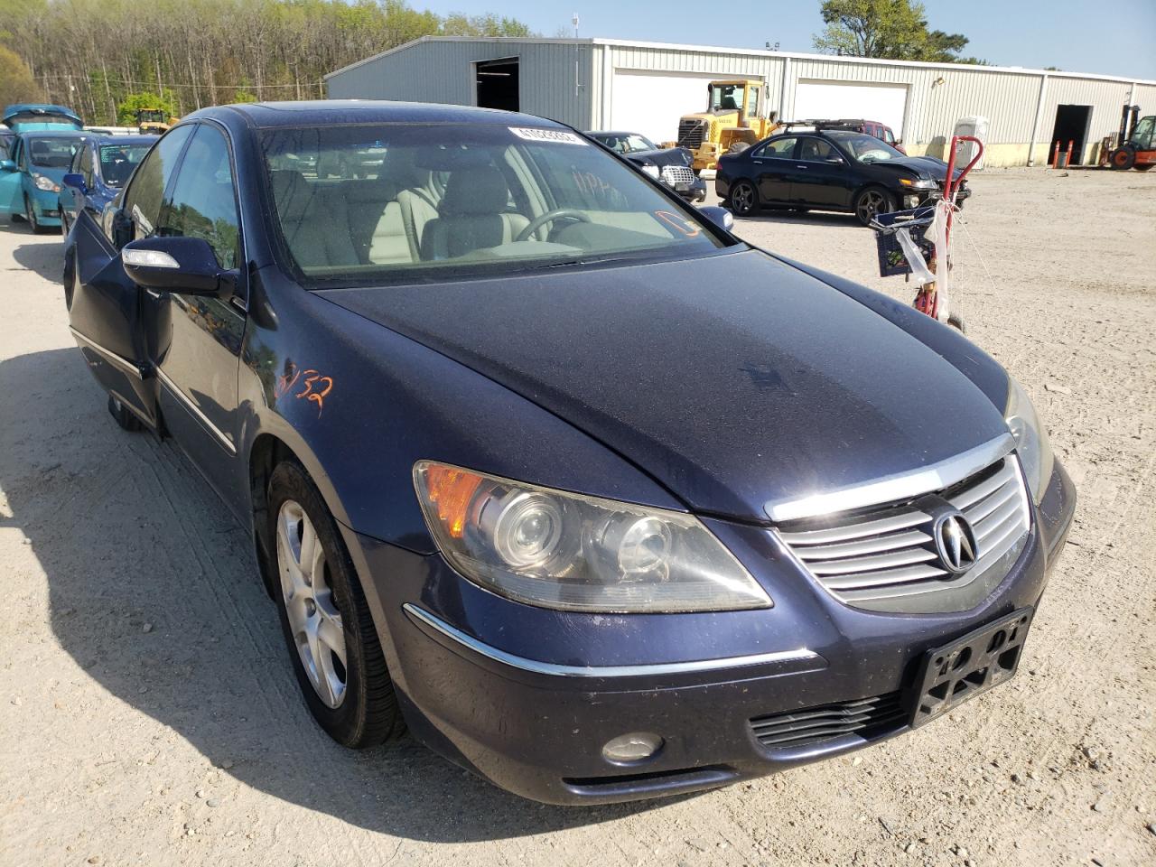 ACURA RL 2006 with VIN JH4KB16526C005847 - Photo from auction