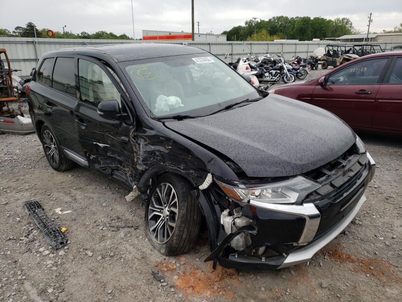 MITSUBISHI OUTLANDER 2017 مع رقم تعريف المركبة JA4AD3A38HZ005306 - صورة من المزاد