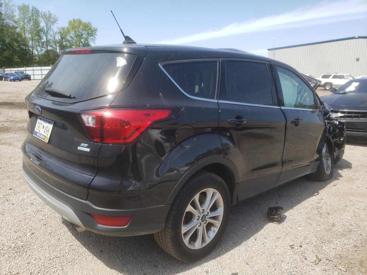 Photo 4 from auction – 2019 FORD ESCAPE SE with VIN 1FMCU0GD1KUB81787