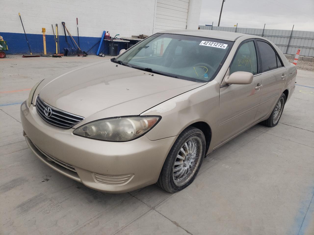 Photo 2 from auction – 2005 TOYOTA CAMRY LE with VIN 4T1BE32K15U424874