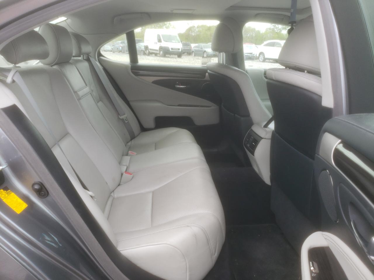 Photo 6 from auction – 2014 LEXUS LS 460 with VIN JTHBL5EF1E5128377
