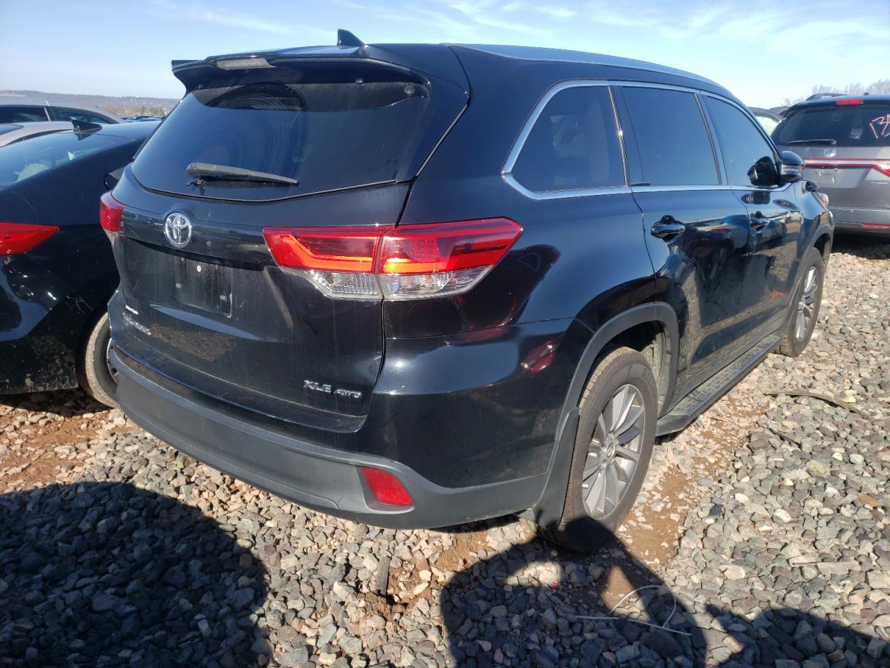 صورة رقم 4 من المزاد - 2018 TOYOTA HIGHLANDER مع VIN 5TDJZRFH1JS498252