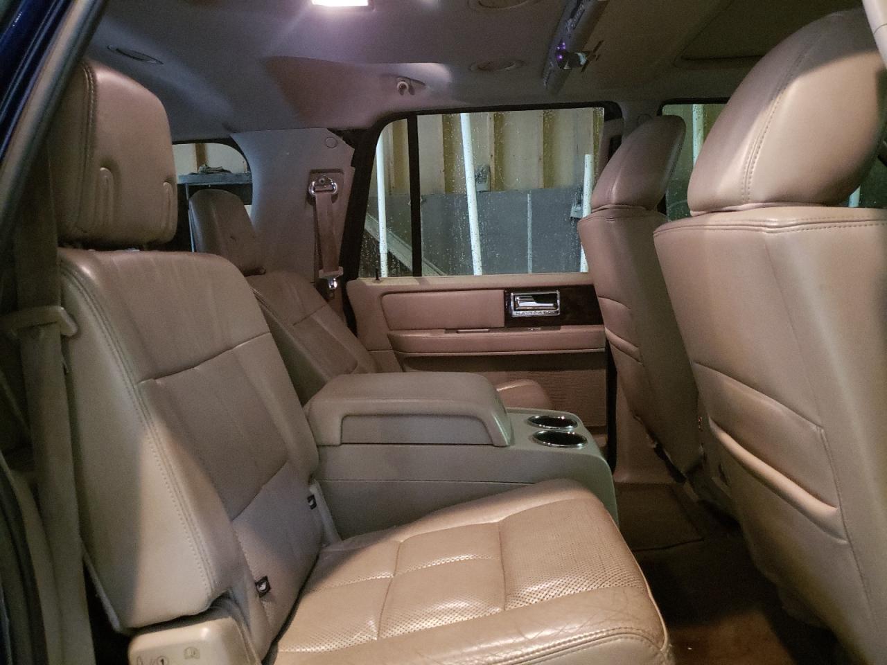 Photo 6 from auction – 2010 LINCOLN NAVIGATOR with VIN 5LMJJ3J54AEJ10026