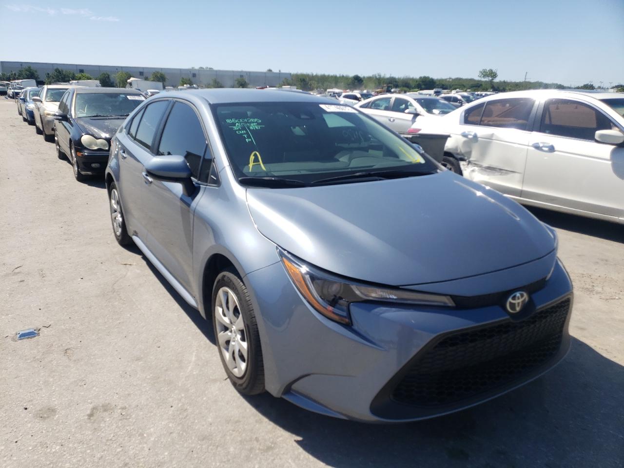 TOYOTA COROLLA LE 2020 with VIN 5YFEPRAE3LP091498 - Photo from auction