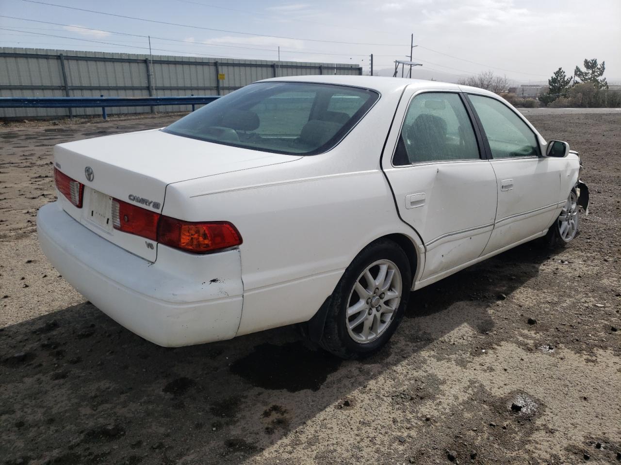 Photo 4 from auction – 2000 TOYOTA CAMRY LE with VIN JT2BF28K9Y0275931