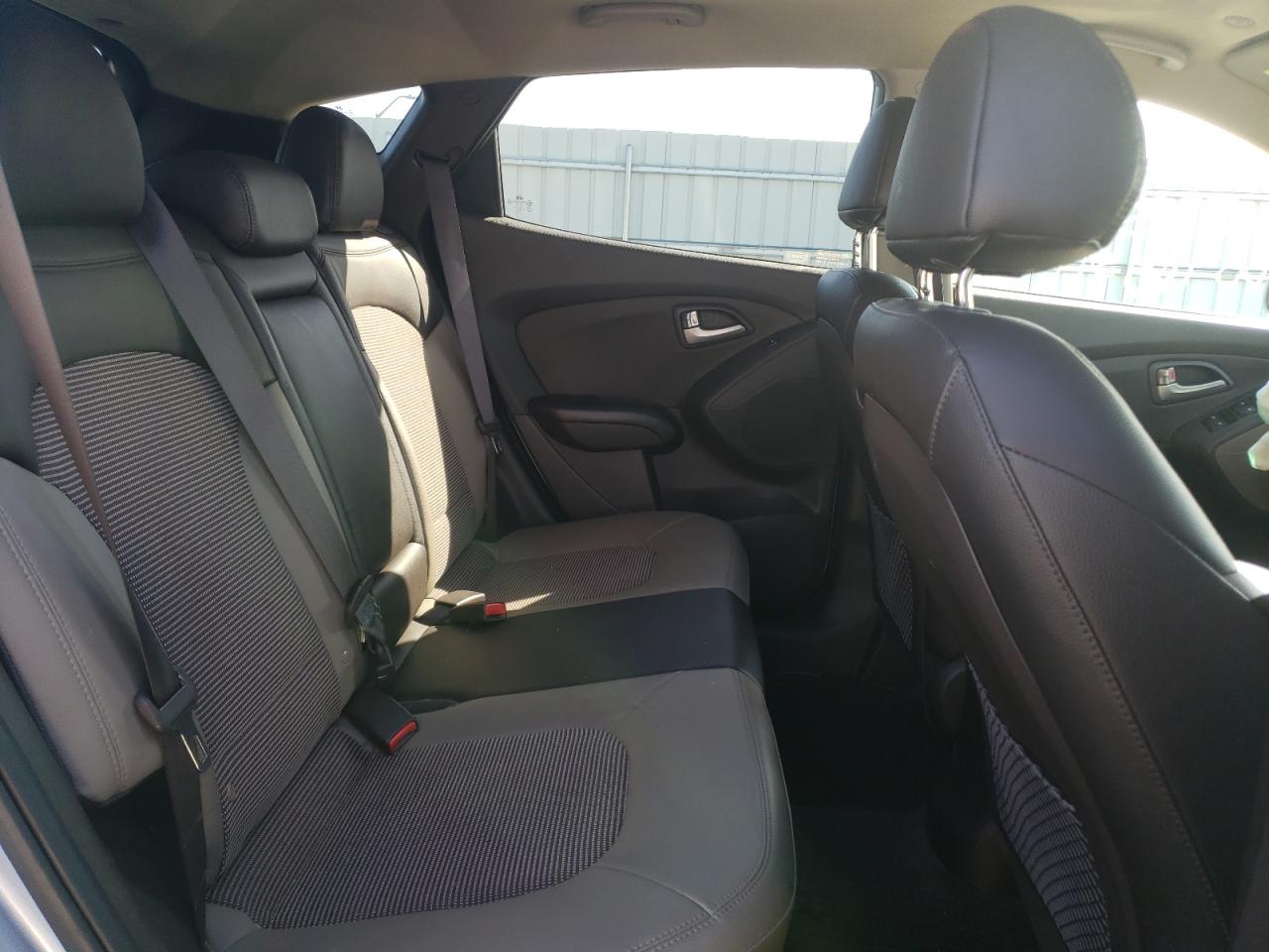 Photo 6 from auction – 2013 HYUNDAI TUCSON GLS with VIN KM8JUCAC0DU557293