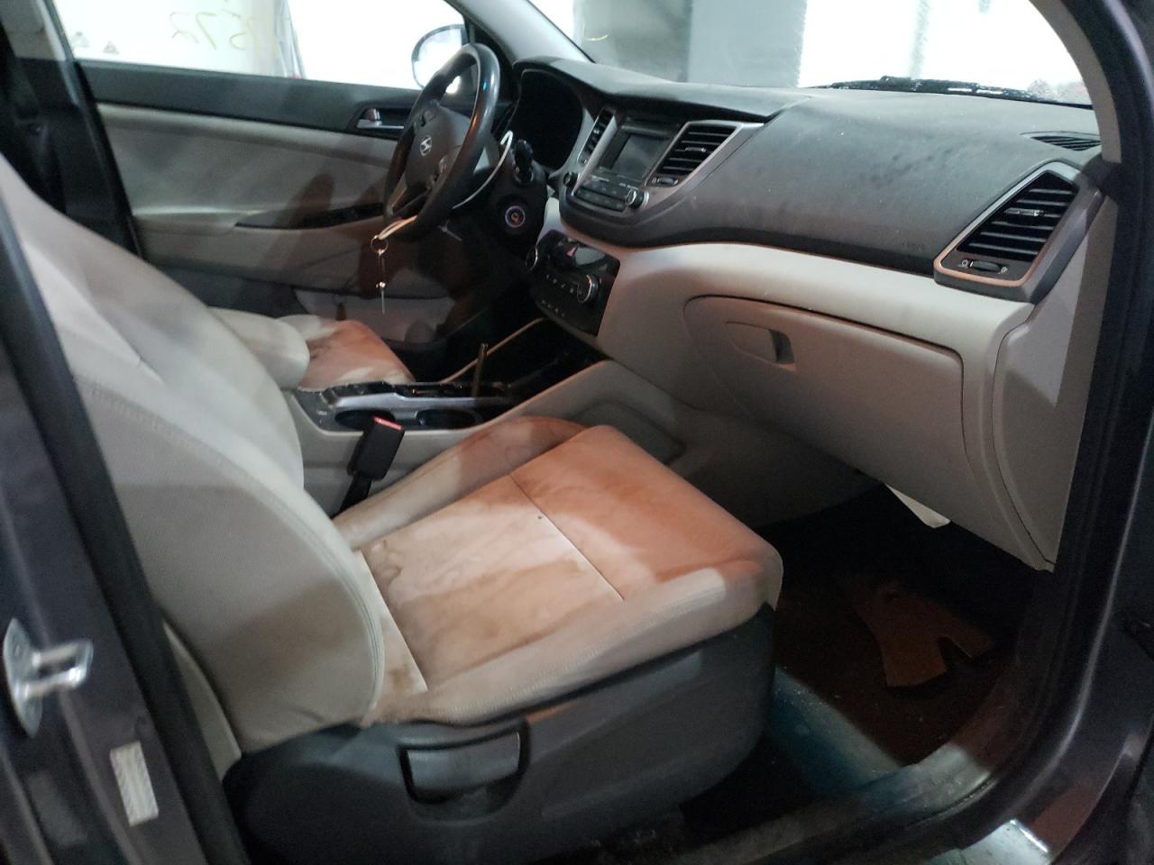 Photo 5 from auction – 2016 HYUNDAI TUCSON LIM with VIN KM8J3CA49GU076250