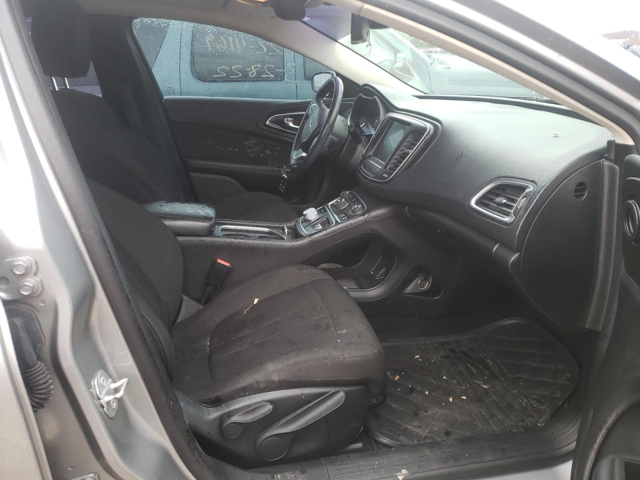 Photo 5 from auction – 2016 CHRYSLER 200 LIMITE with VIN 1C3CCCAB1GN170259