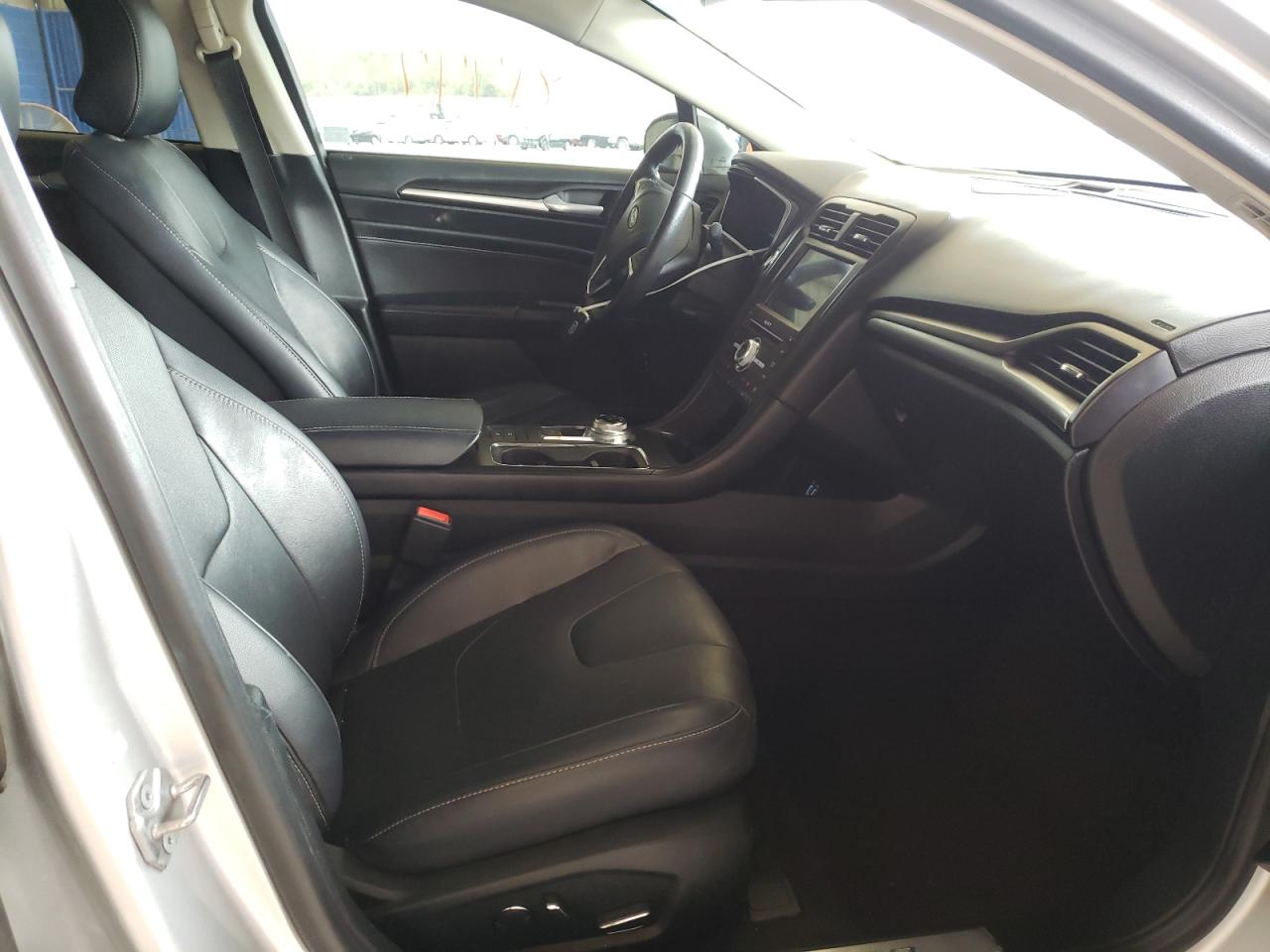 Photo 5 from auction – 2019 FORD FUSION TIT with VIN 3FA6P0RU1KR106963