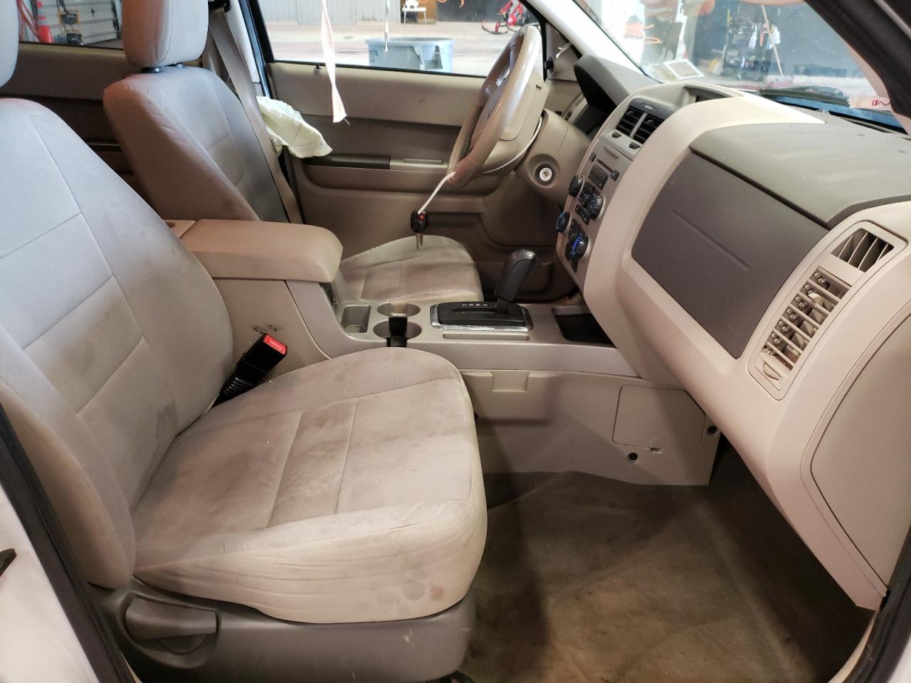 Photo 5 from auction – 2011 FORD ESCAPE XLT with VIN 1FMCU0D70BKA62977