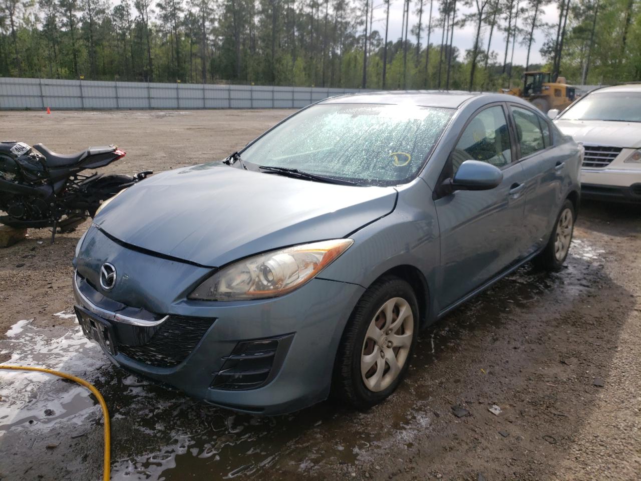 Photo 2 from auction – 2010 MAZDA 3 I with VIN JM1BL1SF6A1237403