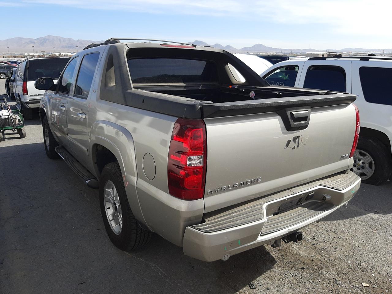 Photo 3 from auction – 2007 CHEVROLET AVALANCHE with VIN 3GNFK12377G273516