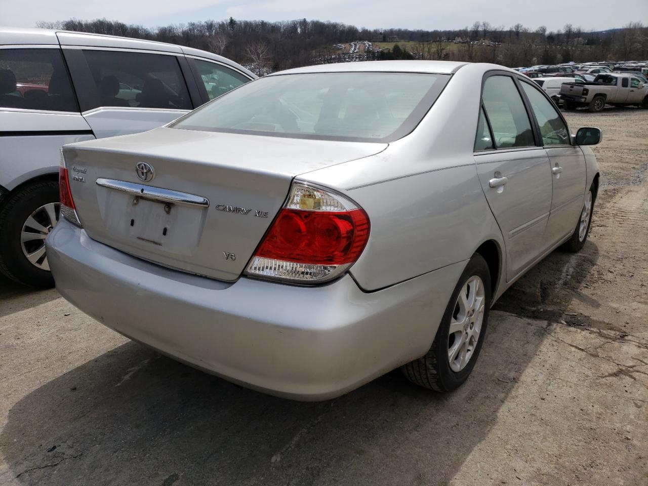 Photo 4 from auction – 2005 TOYOTA CAMRY LE with VIN 4T1BF30K55U605993