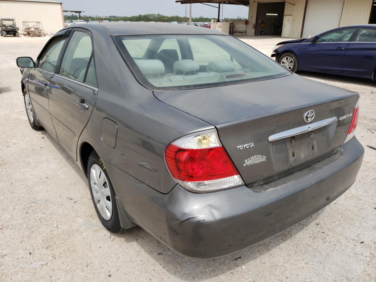 Photo 3 from auction – 2005 TOYOTA CAMRY LE with VIN 4T1BE32K35U629340