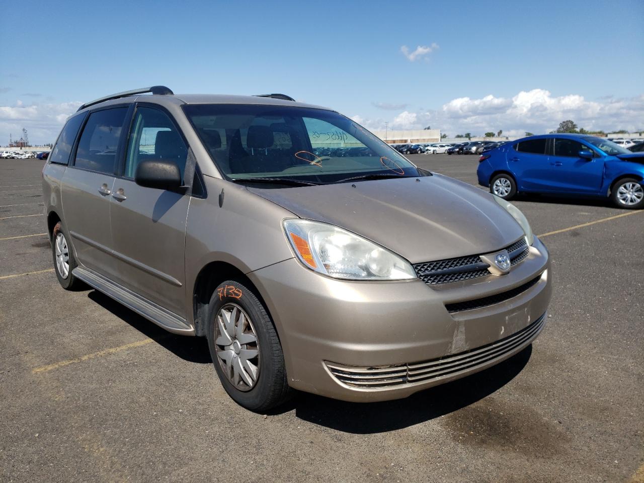 TOYOTA SIENNA CE 2005 with VIN 5TDZA23C55S385243 - Photo from auction