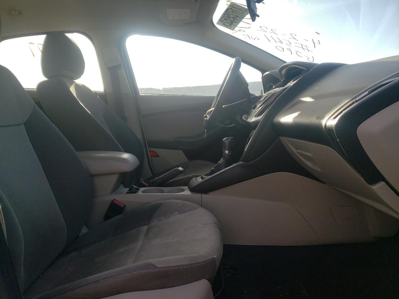 Photo 5 from auction – 2014 FORD FOCUS SE with VIN 1FADP3F20EL138320