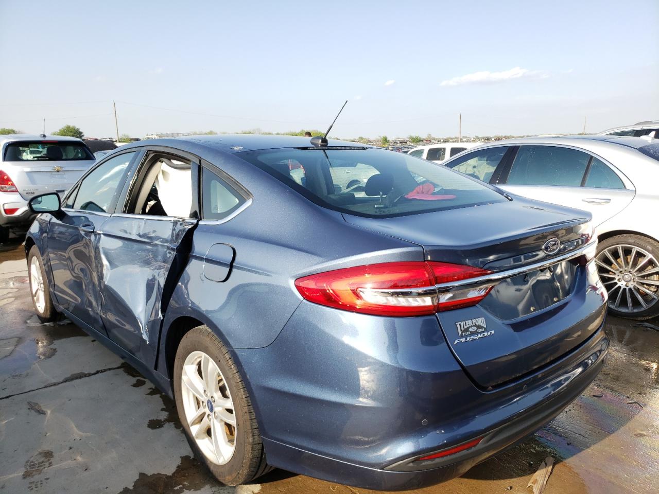 Photo 3 from auction – 2018 FORD FUSION SE with VIN 3FA6P0HD1JR180576