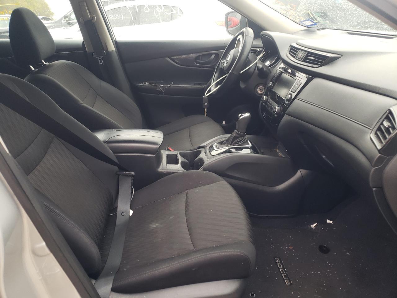 Photo 5 from auction – 2019 NISSAN ROGUE S with VIN 5N1AT2MT0KC767548