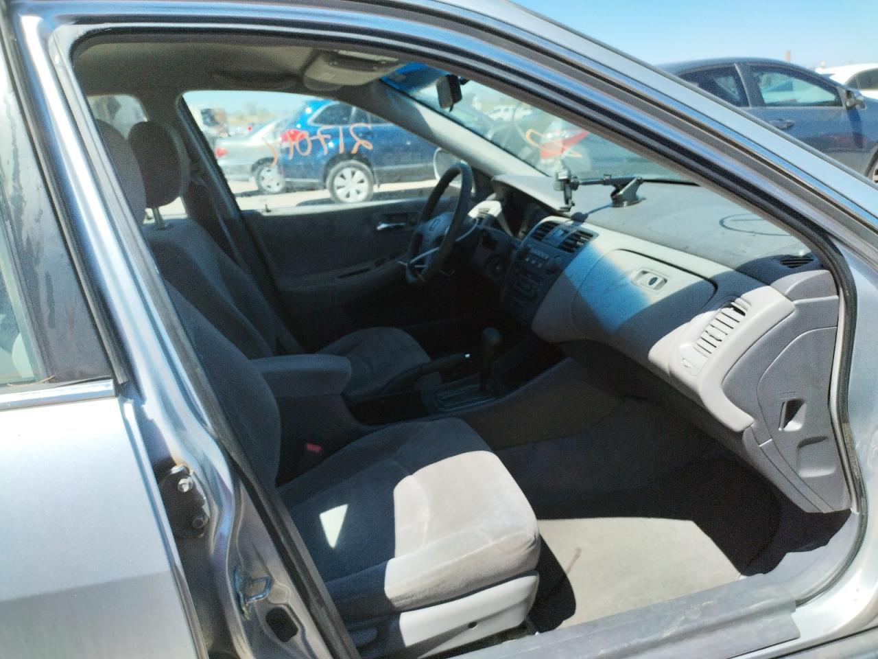 Photo 5 from auction – 2002 HONDA ACCORD with VIN 3HGCG56432G700627