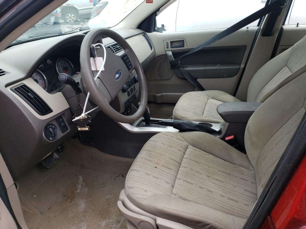 Photo 5 from auction – 2010 FORD FOCUS SE with VIN 1FAHP3FN6AW188174