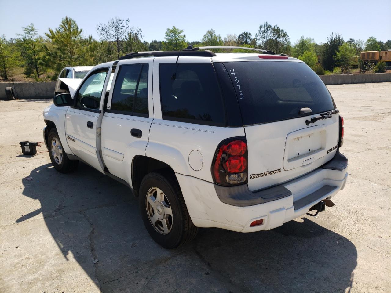 Photo 3 from auction – 2002 CHEVROLET TRAILBLAZE with VIN 1GNDT13S222227720