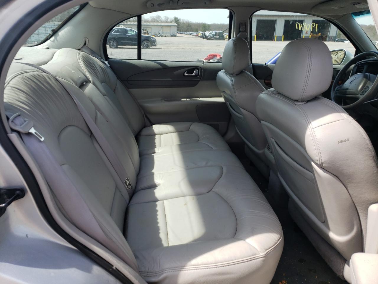 Foto 6 de la subasta – 2002 LINCOLN CONTINENTA con VIN 1LNHM97V22Y644743