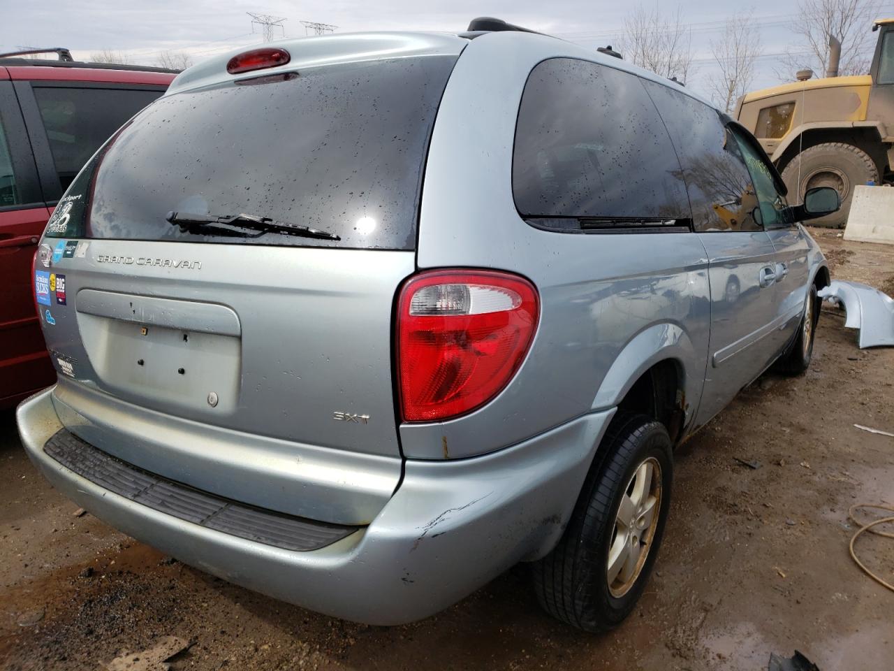 Photo 4 from auction – 2005 DODGE GRAND CARA with VIN 2D4GP44L45R586093