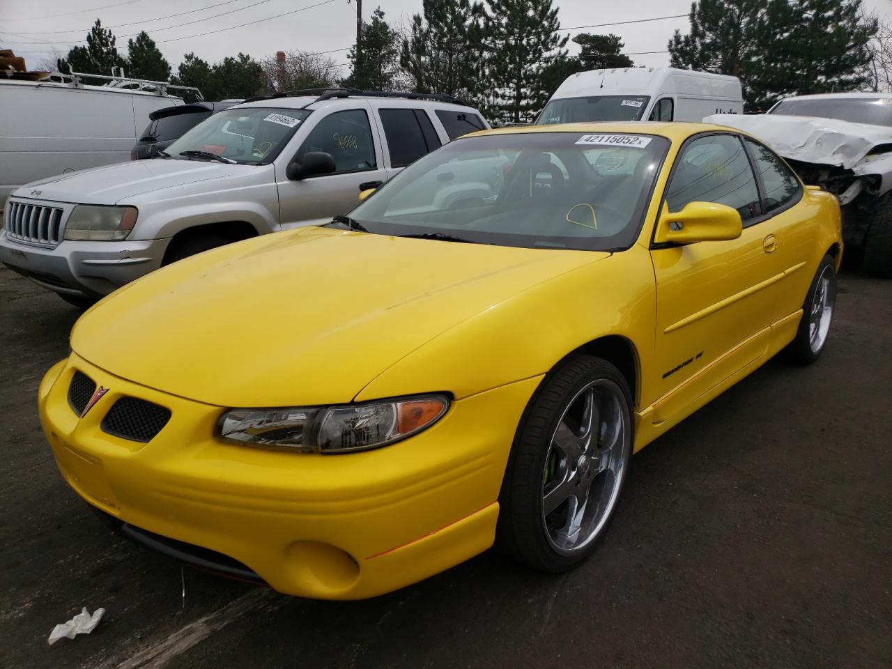 Photo 2 from auction – 2001 PONTIAC GRAND PRIX with VIN 1G2WP12K51F209909