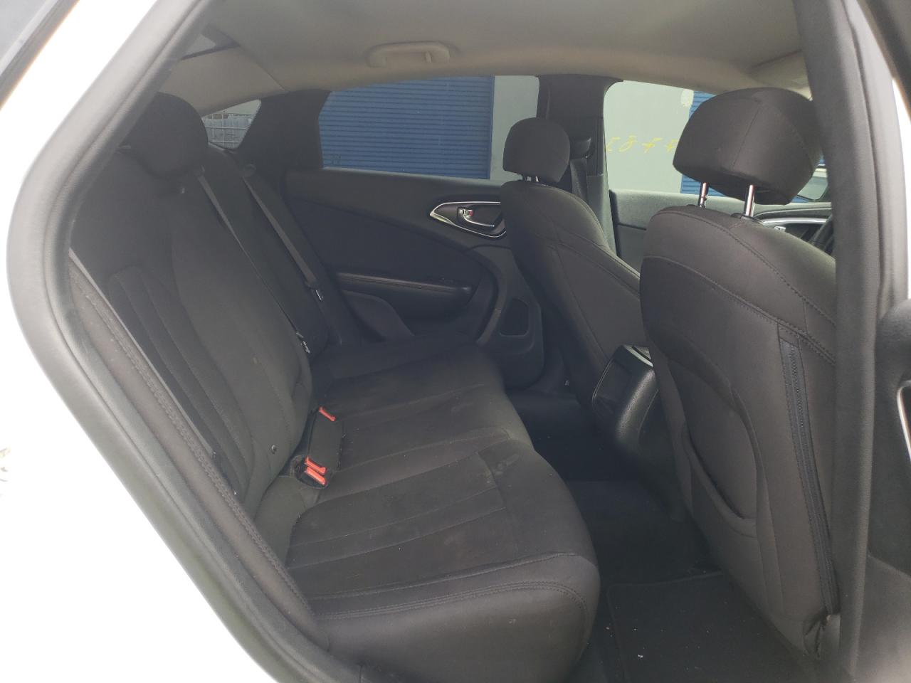 Photo 6 from auction – 2016 CHRYSLER 200 LIMITE with VIN 1C3CCCAB7GN168077