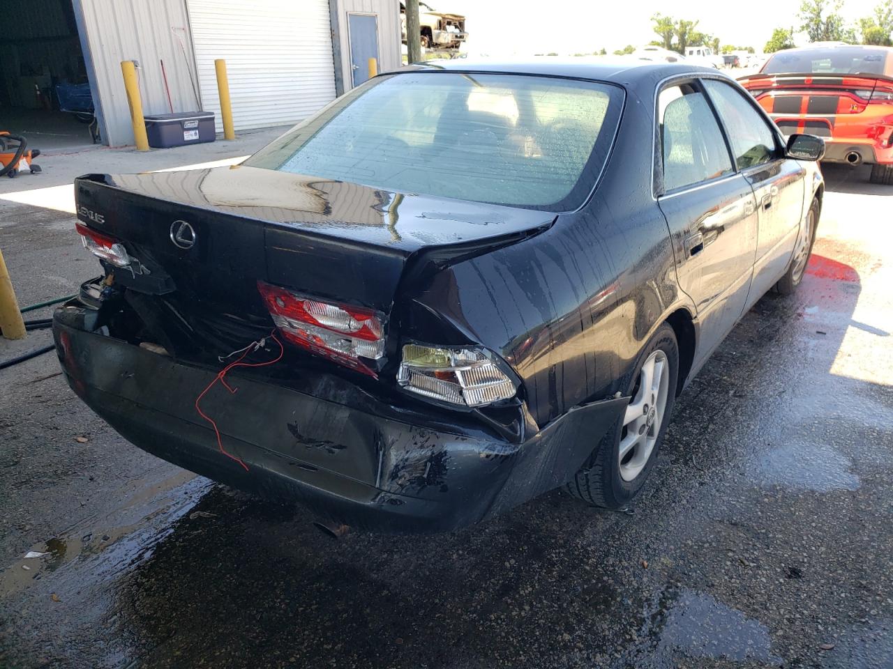 Photo 4 from auction – 2000 LEXUS ES 300 with VIN JT8BF28G9Y5074437