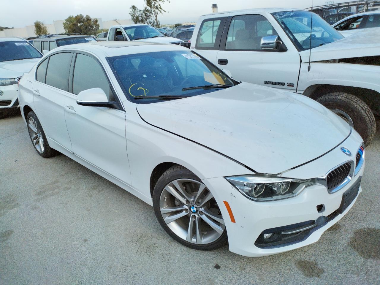 BMW 330 I 2018 with VIN WBA8B9G54JNV00229 - Photo from auction