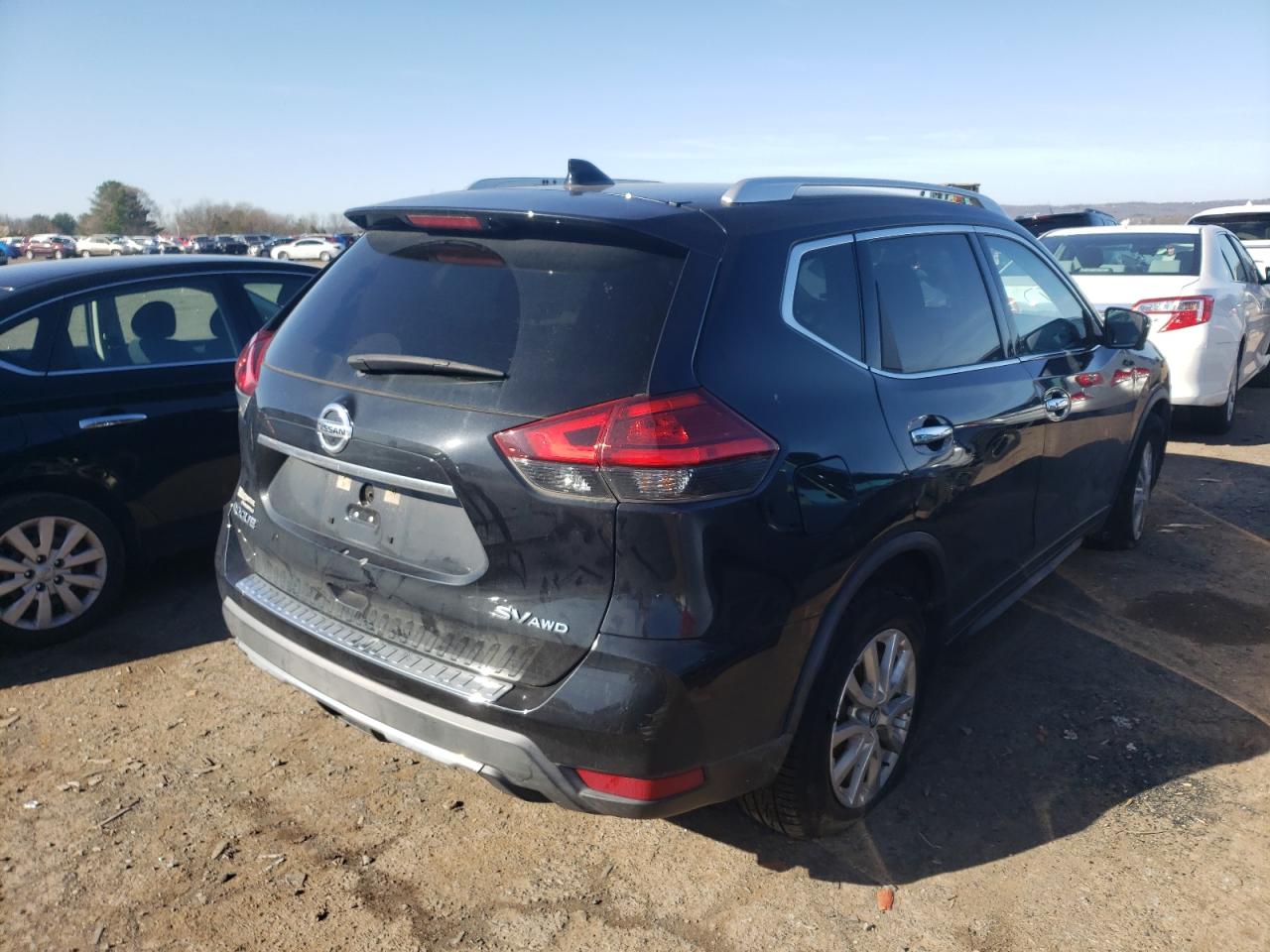 Photo 4 from auction – 2017 NISSAN ROGUE S with VIN KNMAT2MV9HP563547