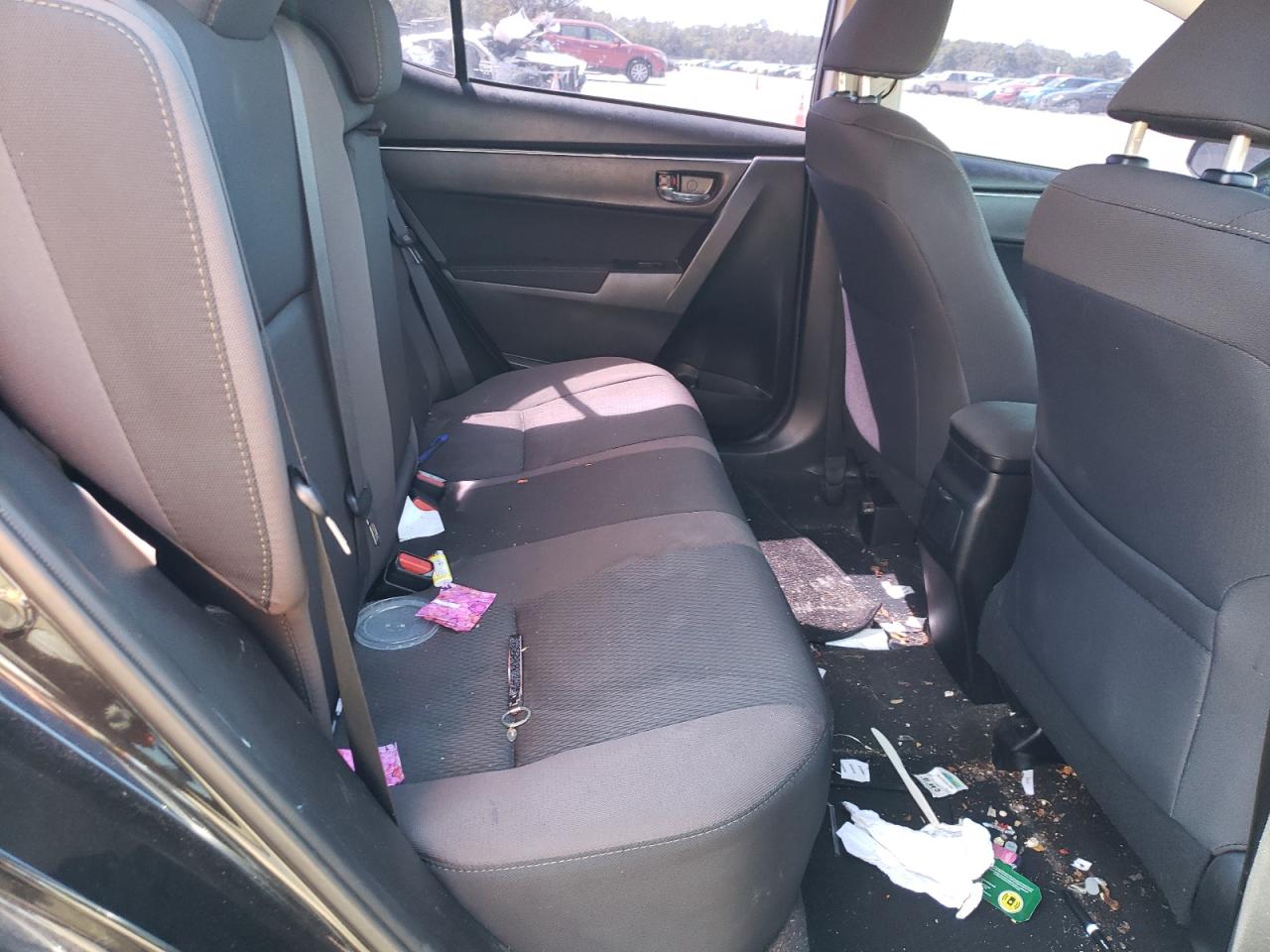 Photo 6 from auction – 2017 TOYOTA COROLLA L with VIN 5YFBURHEXHP723051