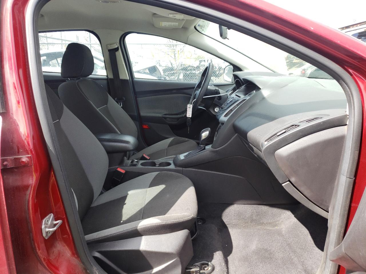 Photo 5 from auction – 2014 FORD FOCUS SE with VIN 1FADP3F23EL186202