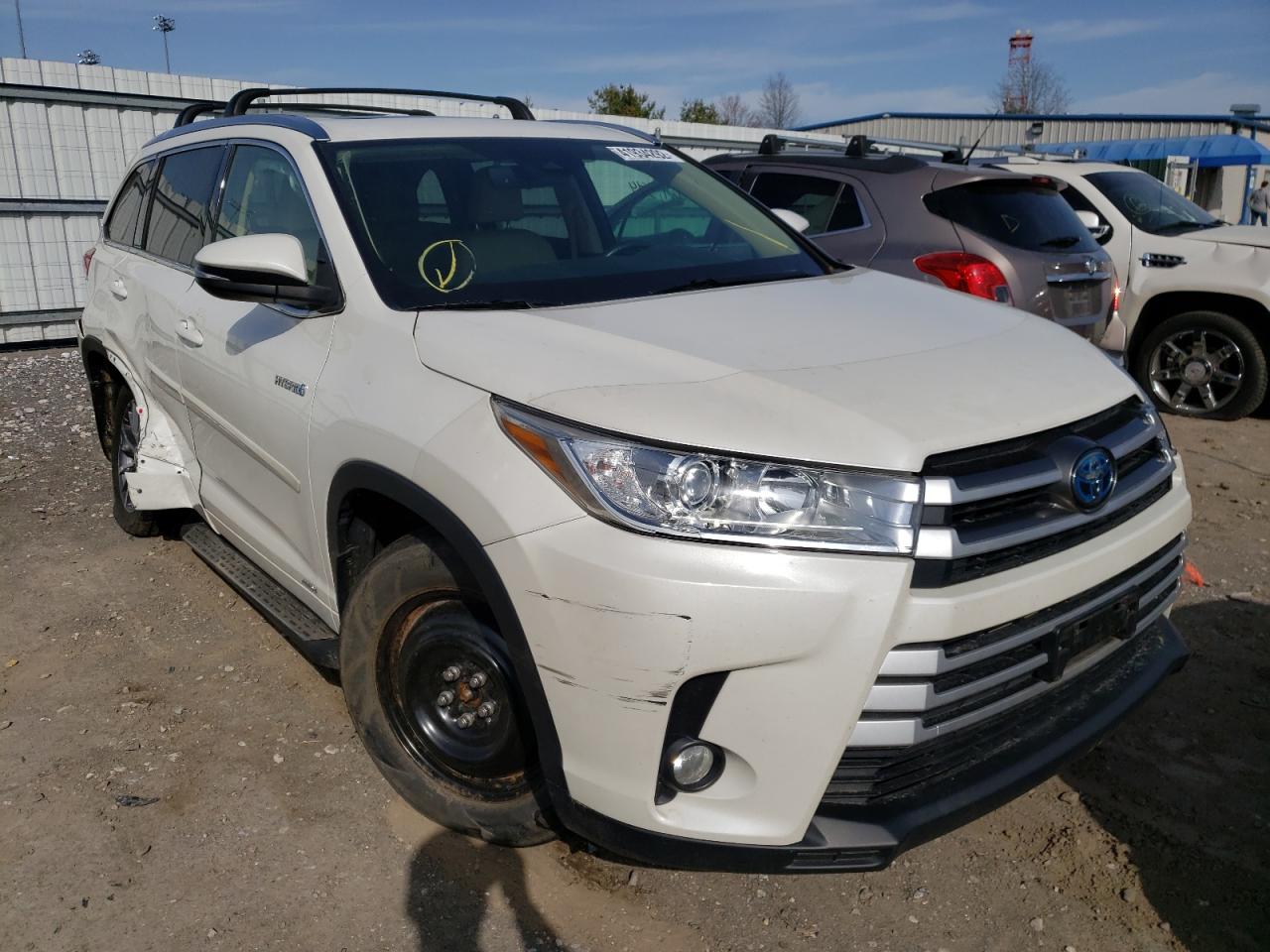 TOYOTA HIGHLANDER 2017 with VIN 5TDJGRFH8HS027859 - Photo from auction