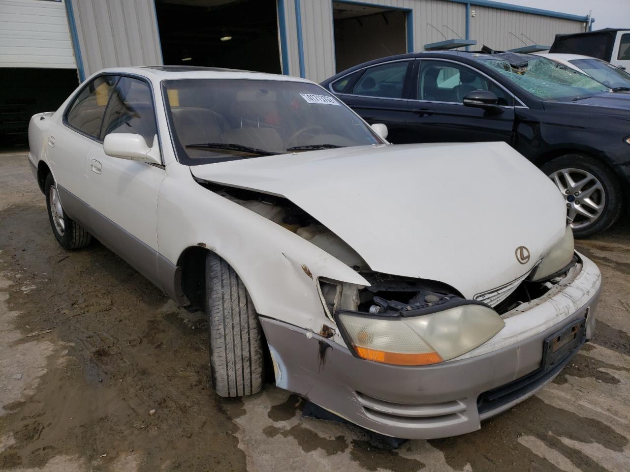 LEXUS ES 300 1993 with VIN JT8VK13T1P0138862 - Photo from auction